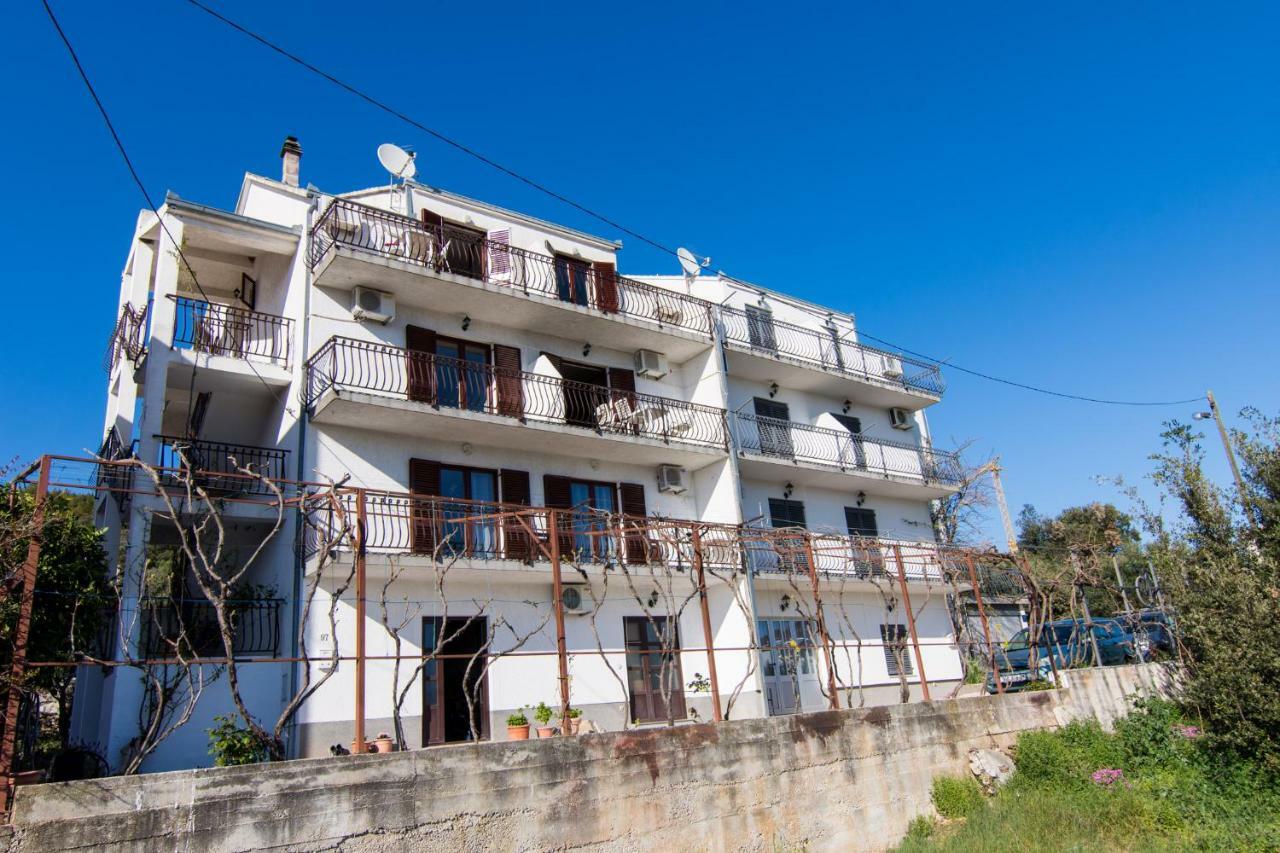 Apartment Jozic Seget Vranjica