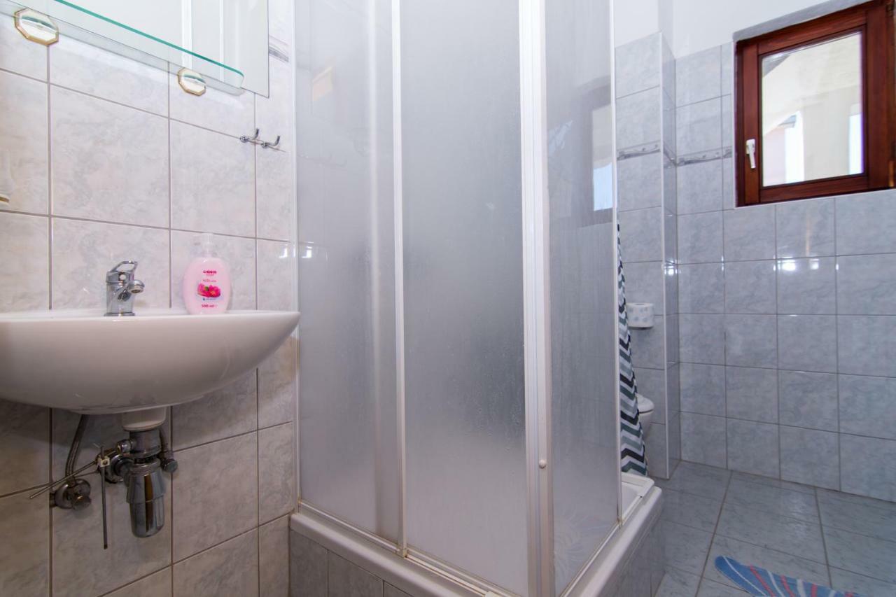 Apartment Jozic Seget Vranjica