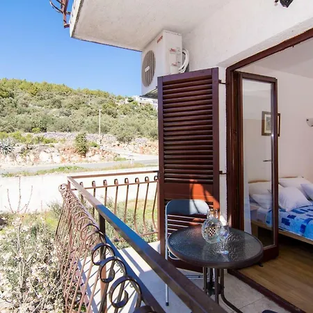 Apartments Jozic Seget Vranjica Exterior photo
