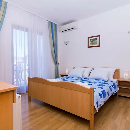 Apartments Jozic Seget Vranjica Exterior photo