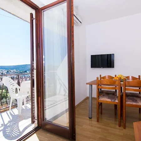 Apartments Jozic Seget Vranjica Exterior photo
