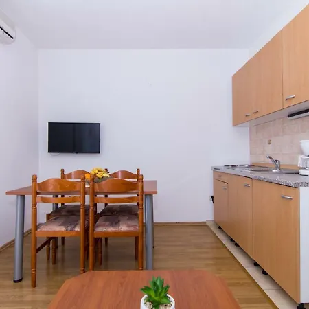 Apartments Jozic Seget Vranjica Exterior photo